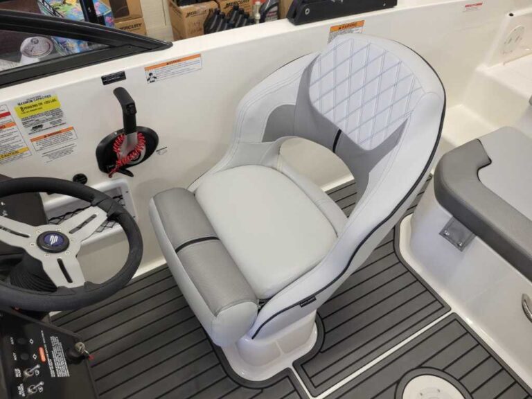 2025 Bayliner VR5 - Proarc Tower Pkg US-BLBX1465H425 [photo 45]